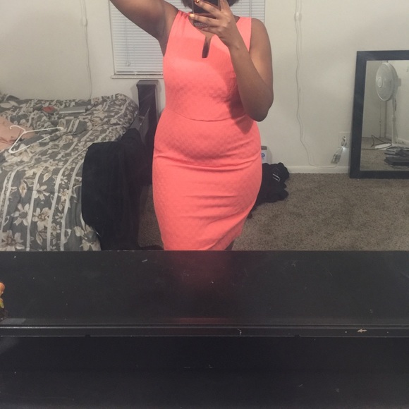 Peach mini dress - Picture 3 of 4